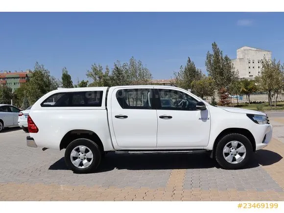 Toyota Hilux 2.4 D-4D 4x4 Active Image 6